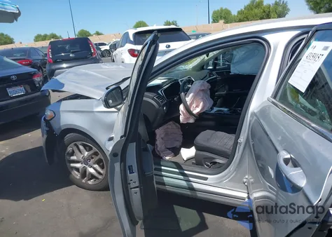 2016 Ford Fusion Se z USA, uszkodzony, nr VIN 3FA6P0H77GR357330